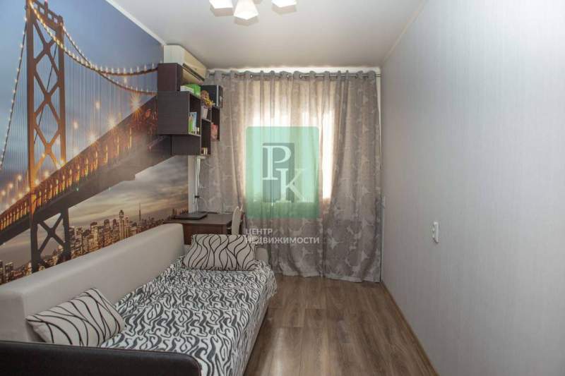Продам трехкомнатную квартиру 53 м.кв.