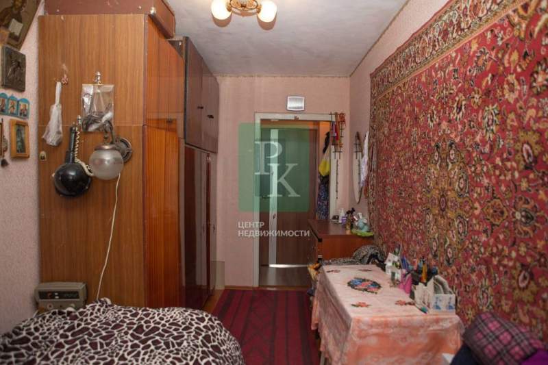 Продам трехкомнатную квартиру 53 м.кв.