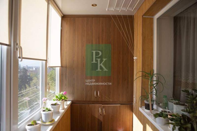 Продам трехкомнатную квартиру 53 м.кв.