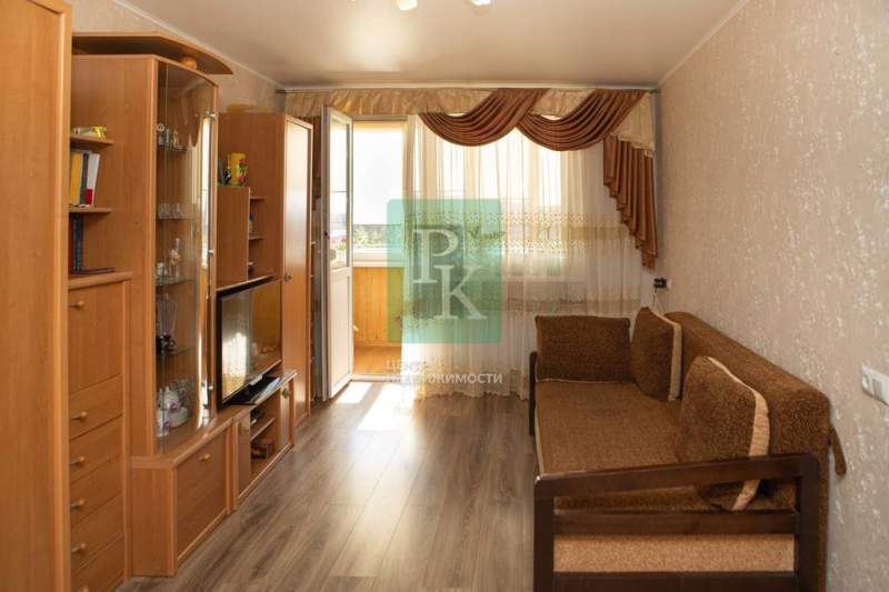 Продам трехкомнатную квартиру 53 м.кв.