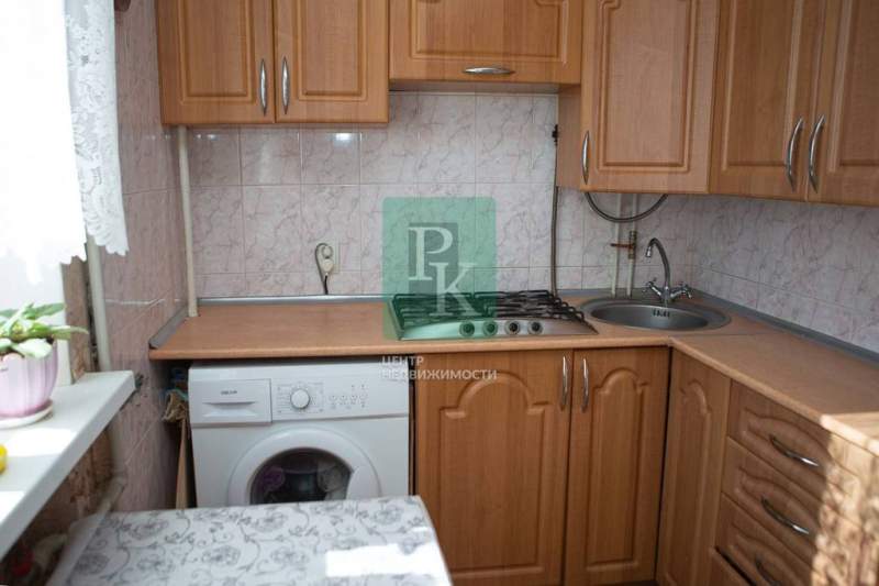 Продам трехкомнатную квартиру 53 м.кв.