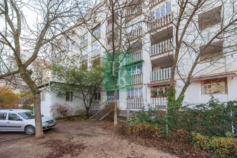 Продам однокомнатную квартиру 42 м.кв.