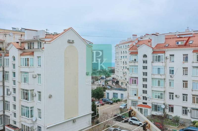 Продам трехкомнатную квартиру 113.8 м.кв.